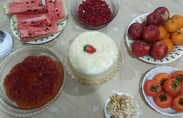 عکس سفره ساده یلدا