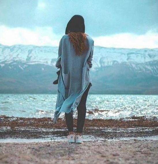 عکس فیک دختر لب ساحل
