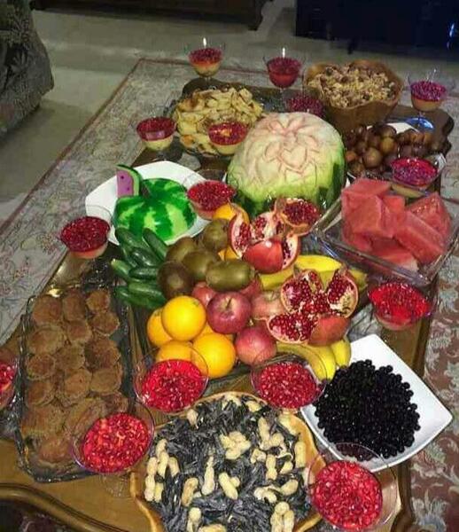 عکس طبیعی سفره شب یلدا