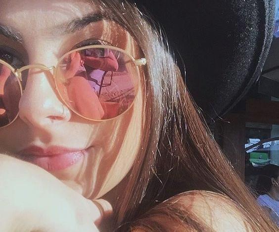 عکس فیک دخترونه با عینک دودی