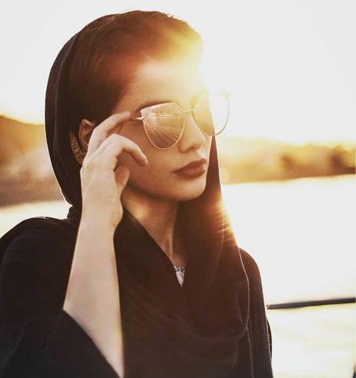 عکس فیک دخترونه با عینک دودی