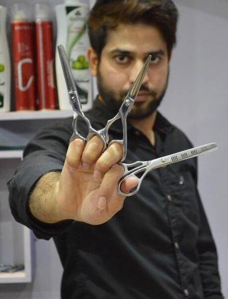 ژست عکس آرایشگری