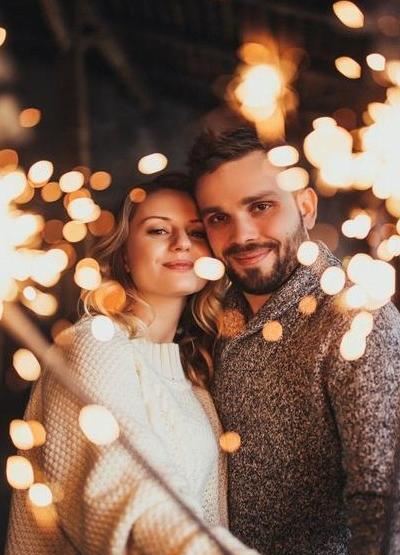 ژست عکس تولد دو نفره در طبیعت