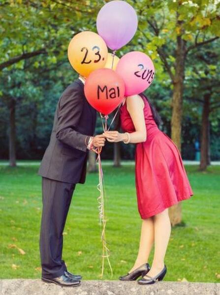 ژست عکس تولد دو نفره در طبیعت