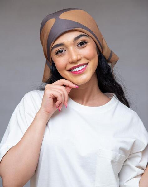 ژست عکس اداری زنانه