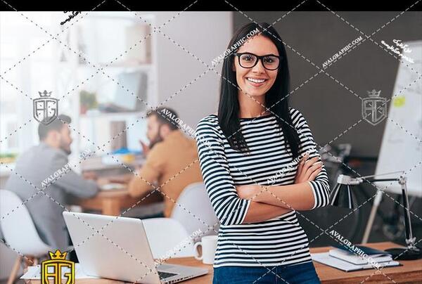 ژست عکس اداری زنانه