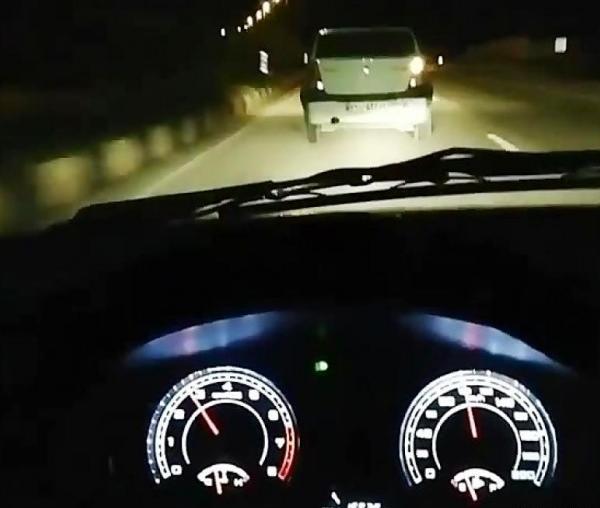 عکس ماشین شاهین در شب