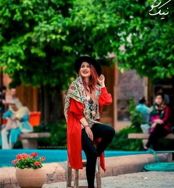 ژست عکس اسپرت فضای باز دخترانه