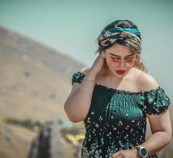 ژست عکس تولد ویسگون