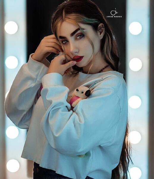 ژست عکس ویسگون