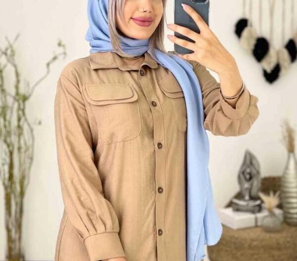 ژست عکس دخترانه با پیراهن مردانه