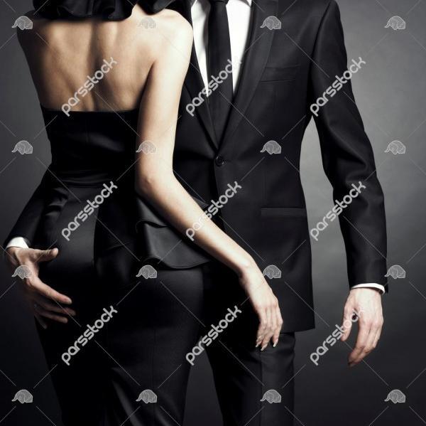 ژست عکس دخترانه با پیراهن مردانه