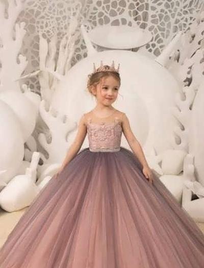 ژست عکس دخترانه با لباس عروس