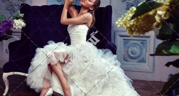 ژست عکس دخترانه با لباس عروس
