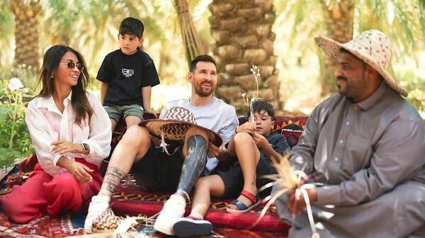 عکس لیونل مسی با فرزندانش
