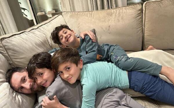 عکس لیونل مسی با فرزندانش