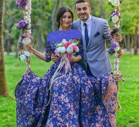 دونفره ژست عکس نامزدی در آتلیه