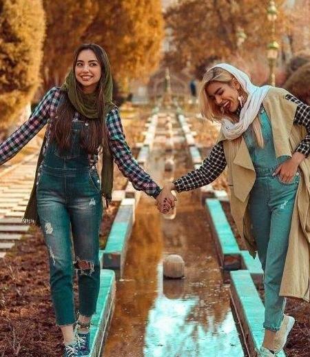 ژست عکس گرفتن دخترانه جدید