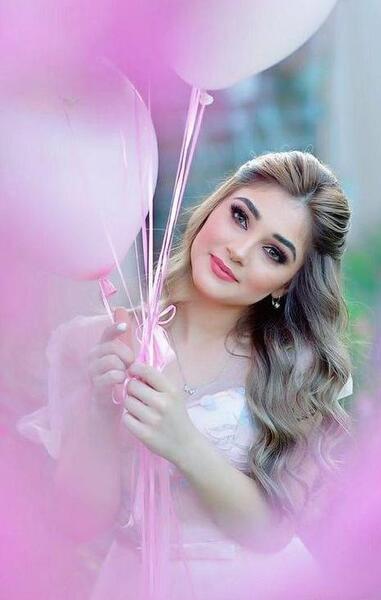 ژست عکس تولد با کیک بدون چهره