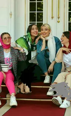 ژست عکس دخترانه ویسگون