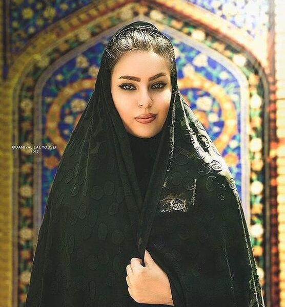 ژست عکس دخترانه ویسگون