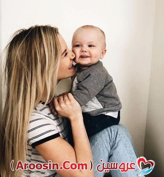 ژست عکس مادر پسری در طبیعت