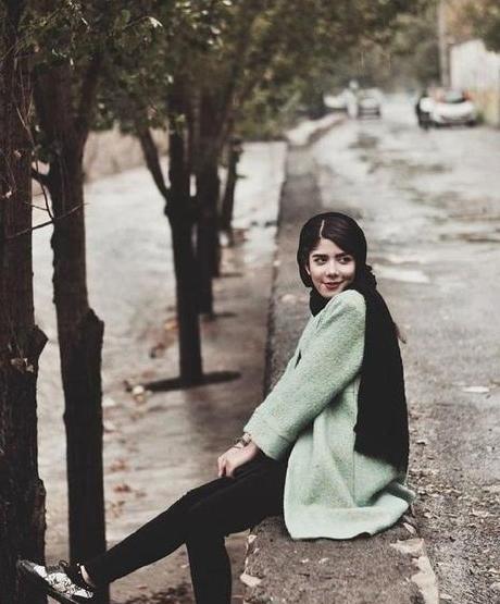 ژست عکس گرفتن تنهایی