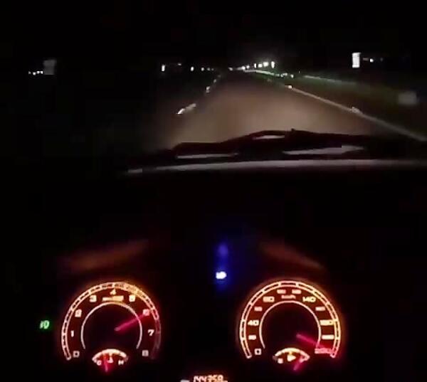 عکس پژو پارس در شب
