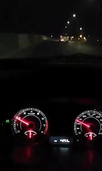 عکس پژو پارس در شب