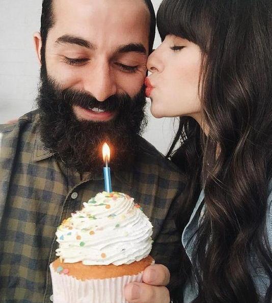 ژست عکس تولد زن و شوهری در طبیعت