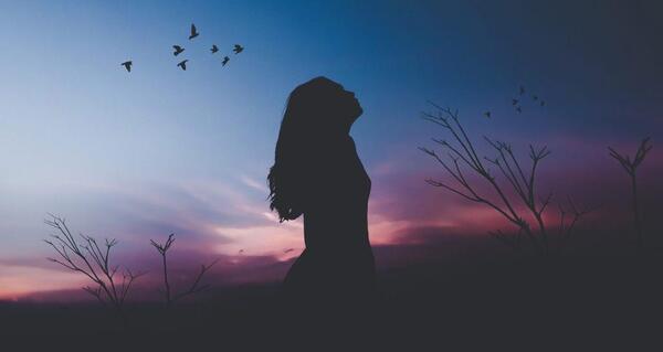 عکس برای پس زمینه گوشی دخترانه غمگین