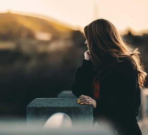 عکس پروفایل دخترانه غمگین شیک