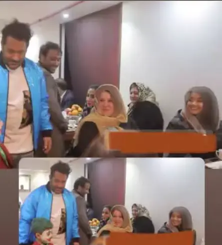 عکس مادر ایسان اقاخانی