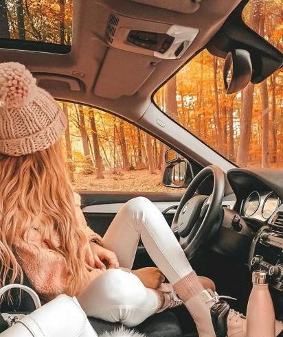 عکس پروفایل دختر با ماشین لاکچری
