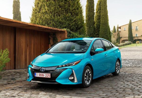 عکس ماشین toyota prius