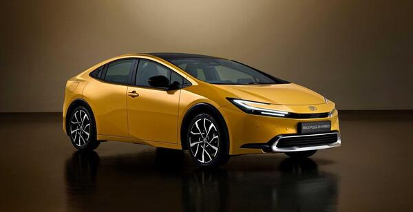 عکس ماشین toyota prius