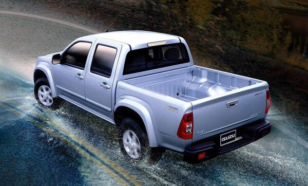عکس ماشین isuzu dmax