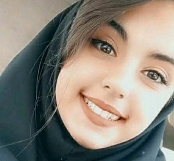 عکس سلفی دختر 16 ساله