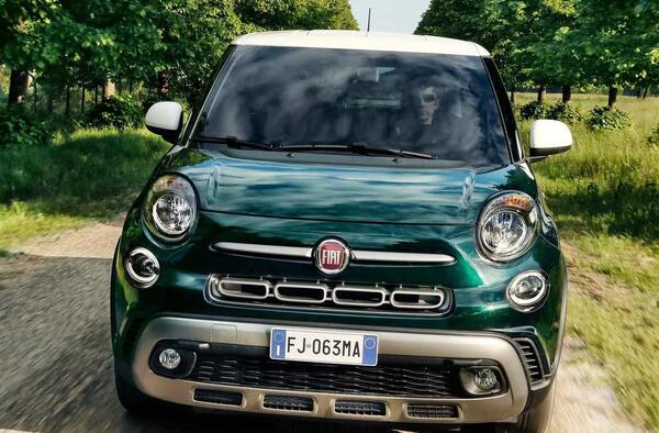 عکس ماشین فیات 500l