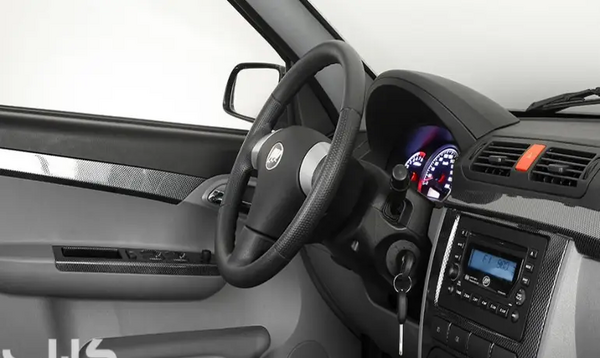 عکس ماشین لیفان 520i