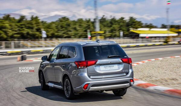 عکس ماشین میتسوبیشی اوتلندر phev