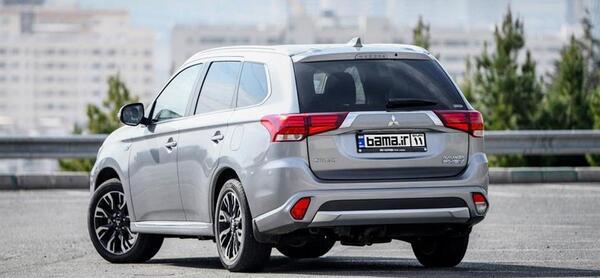 عکس ماشین میتسوبیشی اوتلندر phev