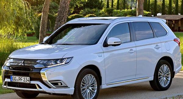 عکس ماشین میتسوبیشی اوتلندر phev