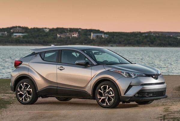 عکس ماشین تویوتا c-hr دیفرانسیل جلو