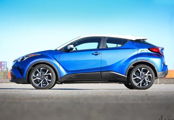 عکس ماشین تویوتا c-hr دیفرانسیل جلو