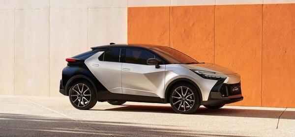 عکس ماشین تویوتا c-hr دیفرانسیل جلو