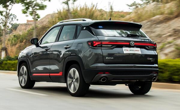عکس ماشین changan cs35plus
