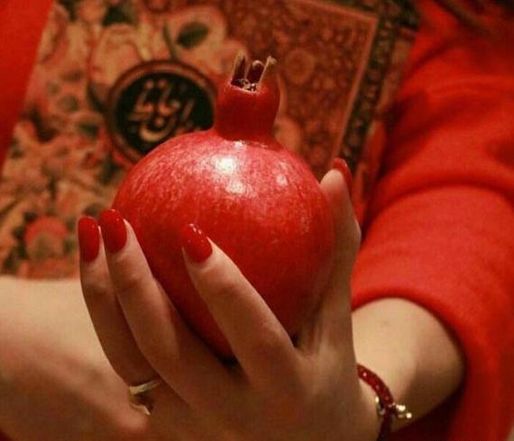 عکس پروفایل دختر شب یلدا