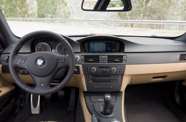 عکس ماشین ب ام و سری 3 کروک 330i