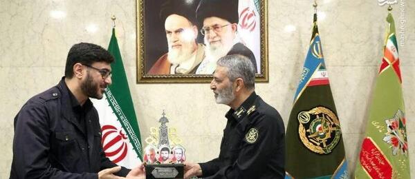 عکس از فرمانده کل ارتش